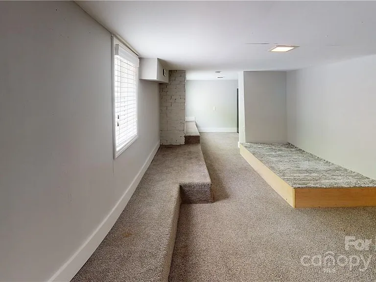 428 Hawthorne Ln #9 — Photo 3