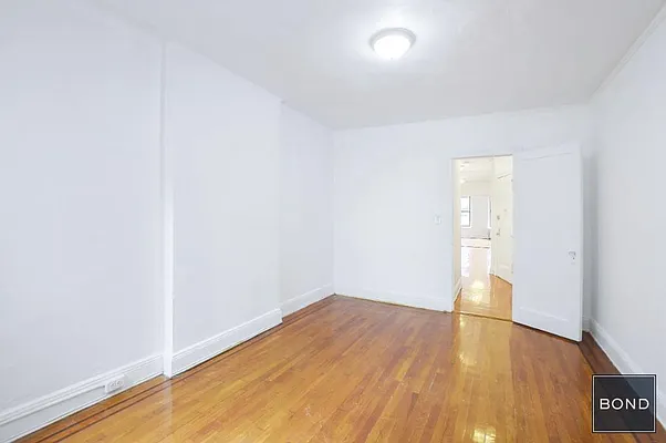 Rented by Bond New York | media 23