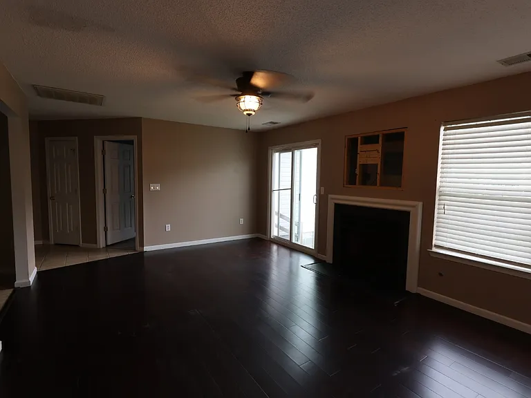 517 Magistrate Ln — Photo 9