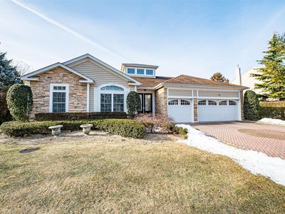 Drive Pondview, Saint James, NY, 11780