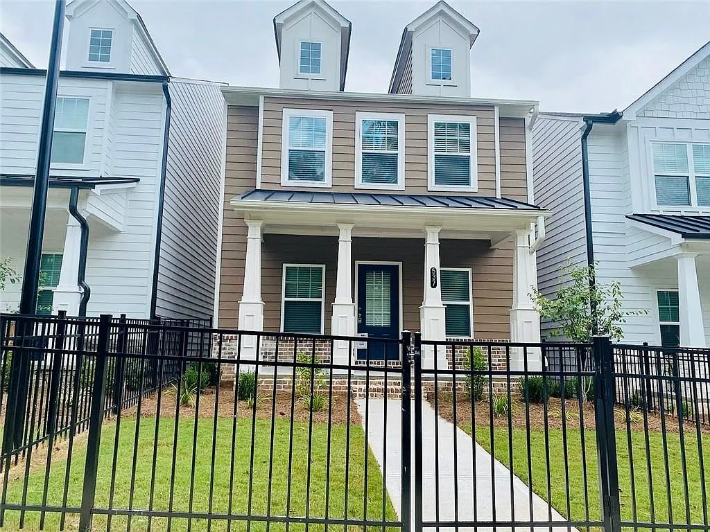 3 bed, 3.0 bath, 2064 sqft, $2,350 — Photo 2