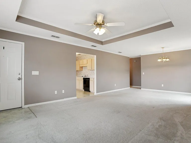 2115 Walberg Dr — Photo 11