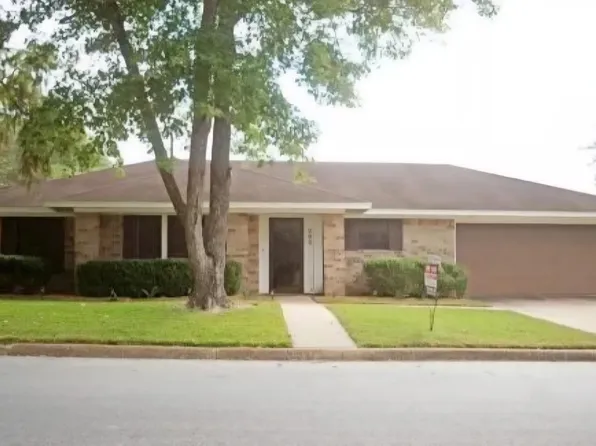 202 Quail Ridge Dr, Nacogdoches, TX 75961