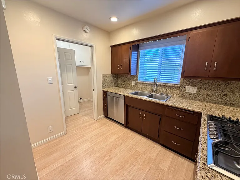 2513 Birch St — Photo 31
