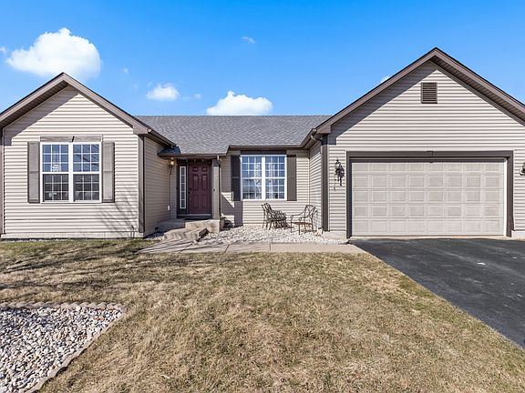 2nd image of 302 Cress Creek Trl