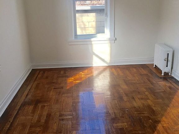5th image of 2515 24th Ave APT 1B