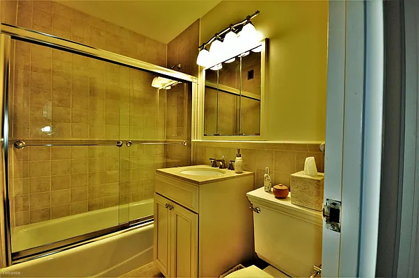Rented by Corcoran | media 27