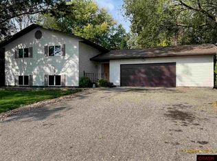 1620 Aspen Dr, Saint Peter, MN 56082