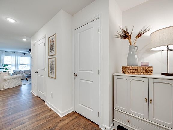 4th image of 3338 Serenity Dr NE