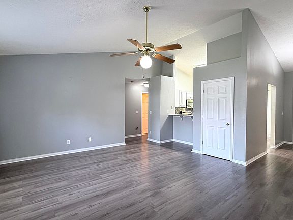 4th image of 200 E Evergreen Rd