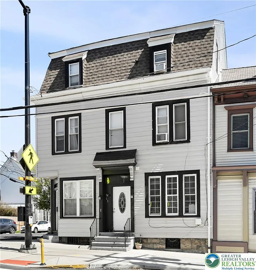 1 bed, 1.0 bath, 515 sqft, $1,275 — Photo 1
