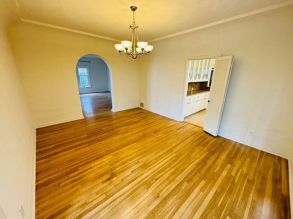 5th image of 360 N Mansfield Ave #362