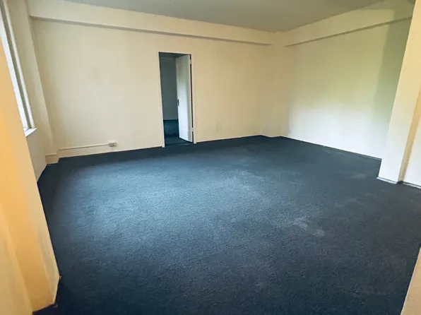 1605 Metropolitan Ave, Bronx, NY