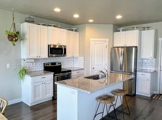 1621 N Apache Rd, Saratoga Springs, UT 84045