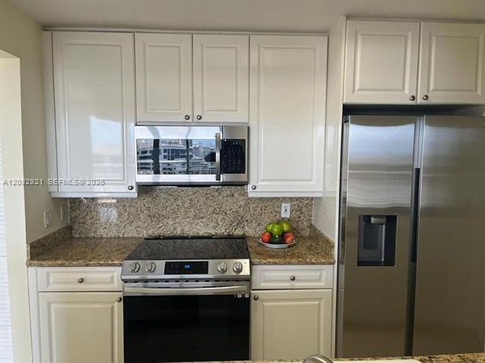 1st image of 848 Brickell Key Dr #Cu-2303