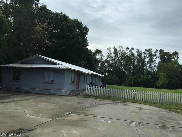 1st image of 1060 Laurel Dr