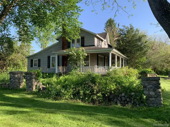 15321 Falk Rd, Holly, MI 48442