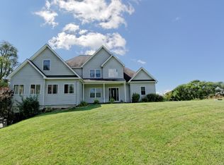 2 Springs Ln, Troy, NY 12180