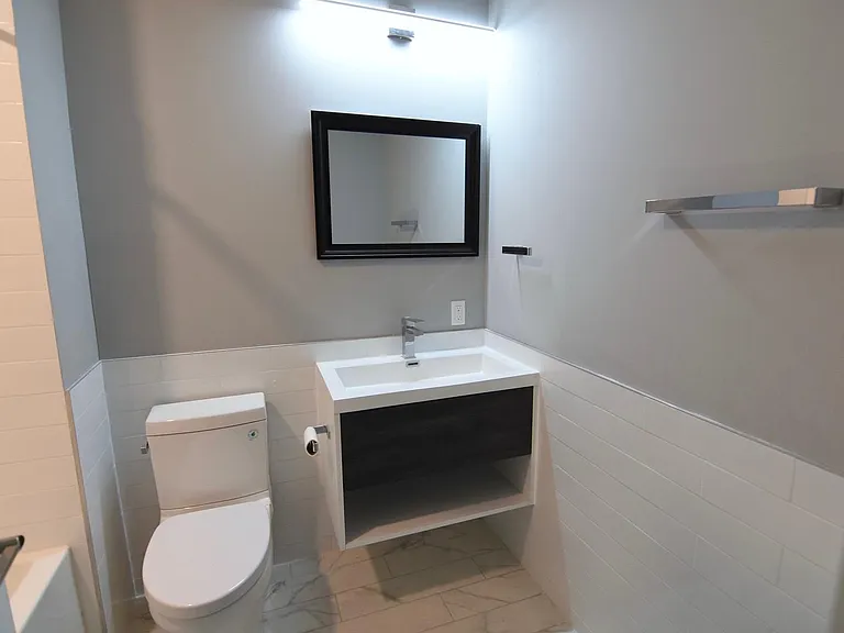 1525 W Girard Ave #105 — Photo 4