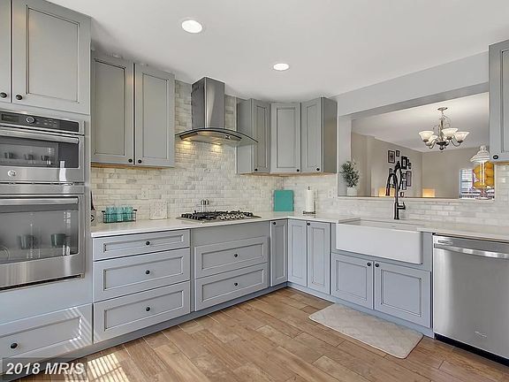 WOW look at those cabinets!