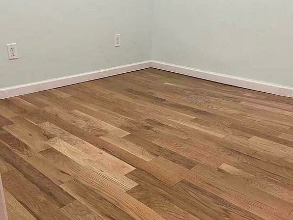 5th image of 2378 Burnett St #1