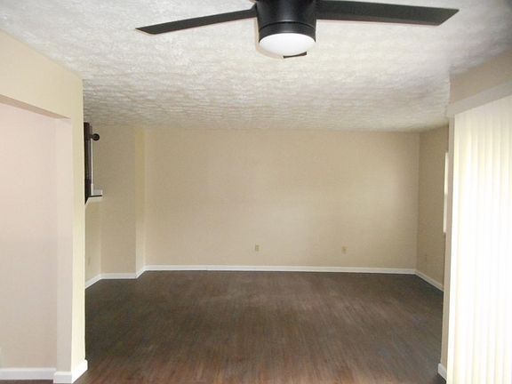 3rd image of 408 Terra Pl