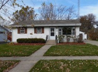 522 E 8th St, Belvidere, IL 61008