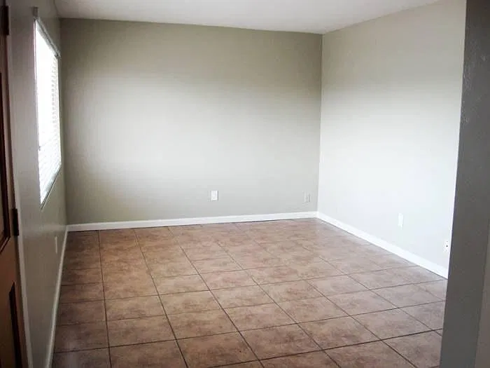 2 bed, 900 sqft, $2,300 — Photo 4