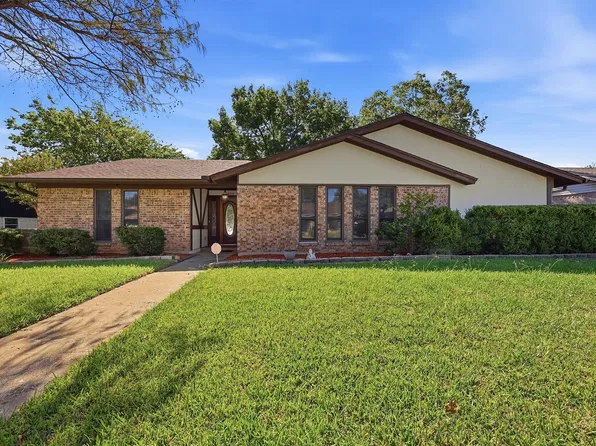 1826 Skyline Dr, Sherman, TX 75092