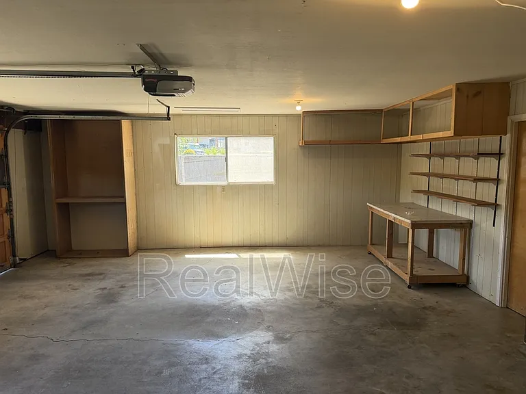 710 NW Midland Ave — Photo 61