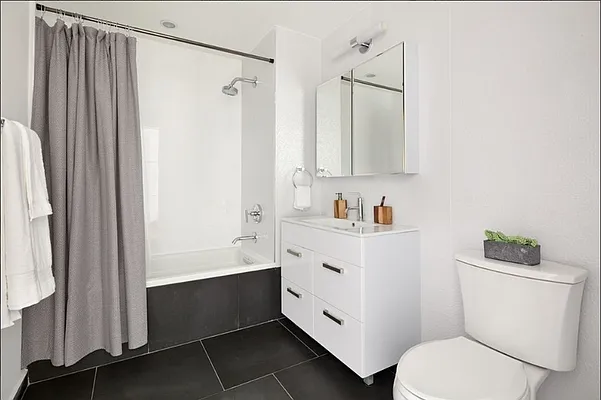 Rented by Greystar | media 5