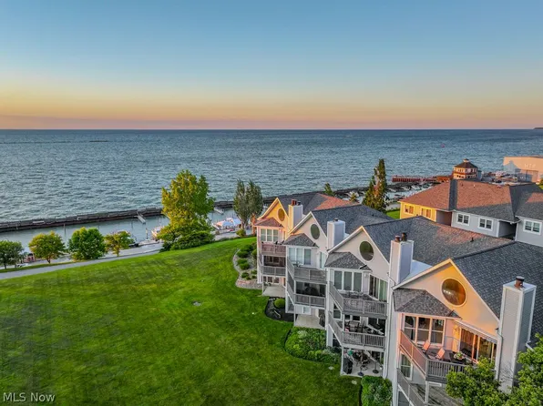 649 2nd St Unit 8, Fairport Harbor, OH 44077