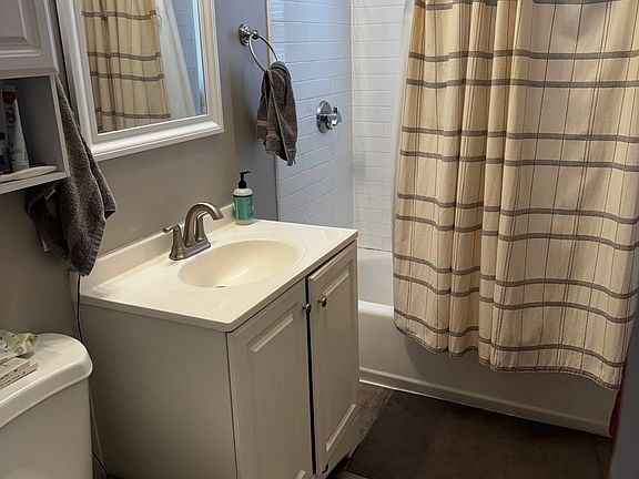 5th image of 3 Carol Ave APT 7