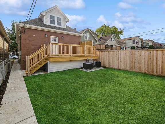 3rd image of 6210 W Berenice Ave