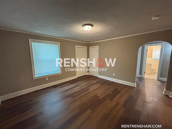 3rd image of 2458 Whitney Ave