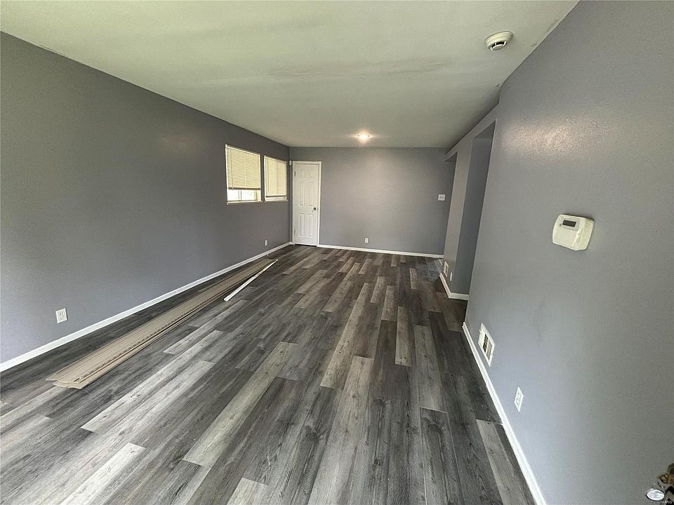 2nd image of 10725 Spring Garden Dr