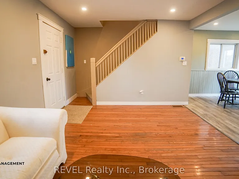 32 Edmund St — Photo 7