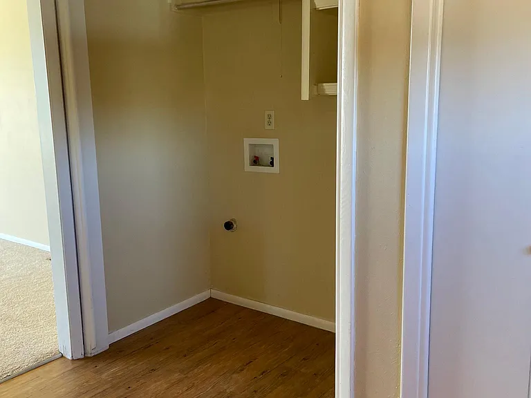 2 Stanley Rd — Photo 9
