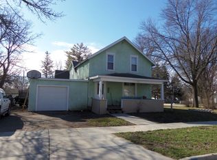 115 W 10th St, Morris, MN 56267