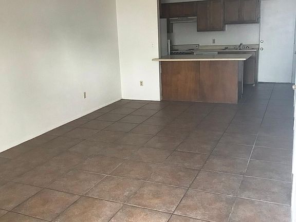 2nd image of 518 S Main Ave