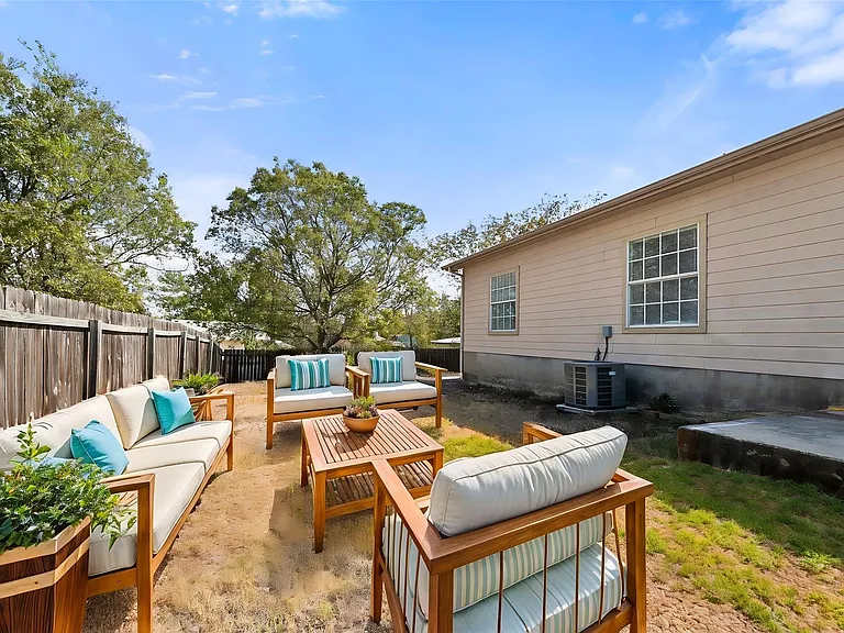 2302 S Bagdad Rd #A — Photo 22
