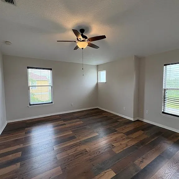 10907 Derringer Dr — Photo 13