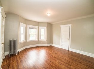 218 3rd St FLOOR 3, Newark, NJ 07107