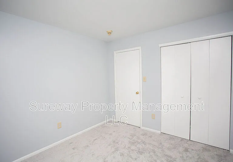12 Grant Ln — Photo 35