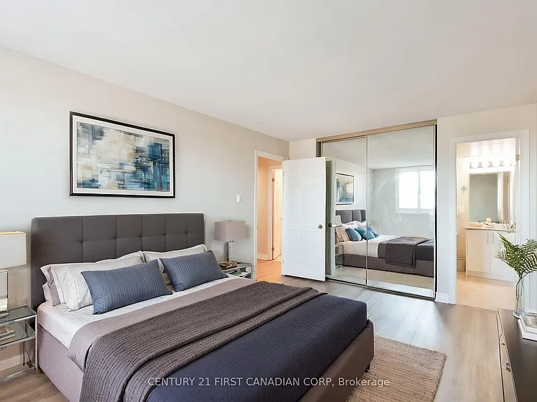 600 Talbot St #412 — Photo 34