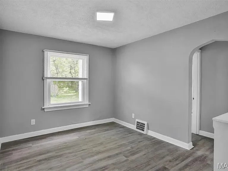 2057 Coleridge Dr — Photo 19