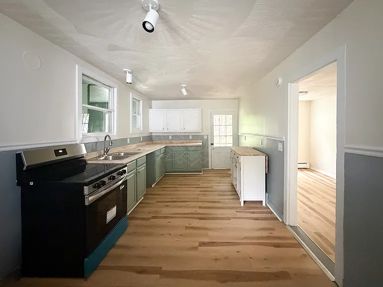 59 Spencer Ave — Photo 9