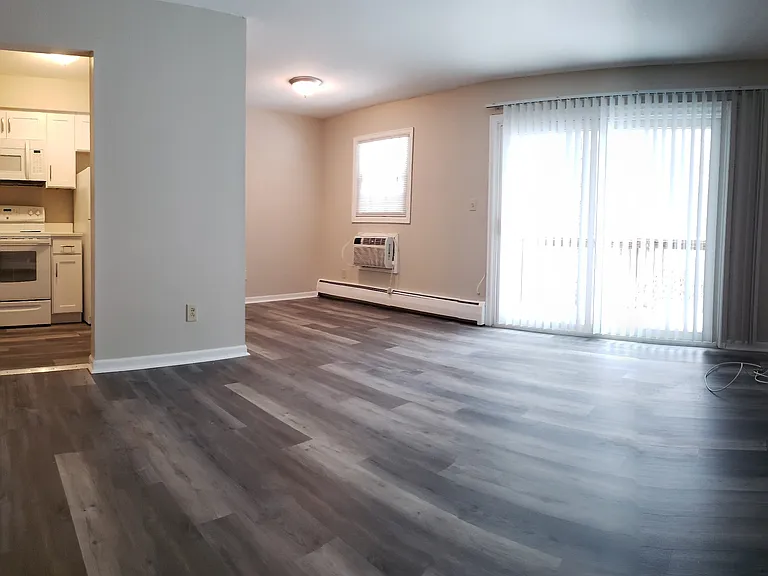 Woodruff Court Apartments — Photo 8