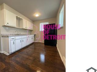 8671 Toepfer Rd, Warren, MI 48089