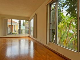 1627 S Highland Ave, Los Angeles, CA
